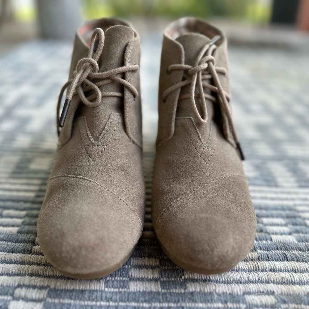 Toms Womens Desert Wedge Boot Taupe Suede Size 8.5 M - Picture 8 of 13